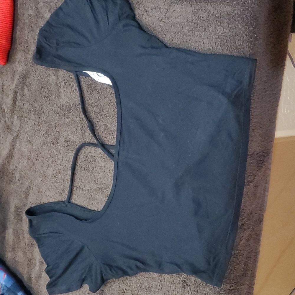 Cropped light weight shirt with open crossed back details